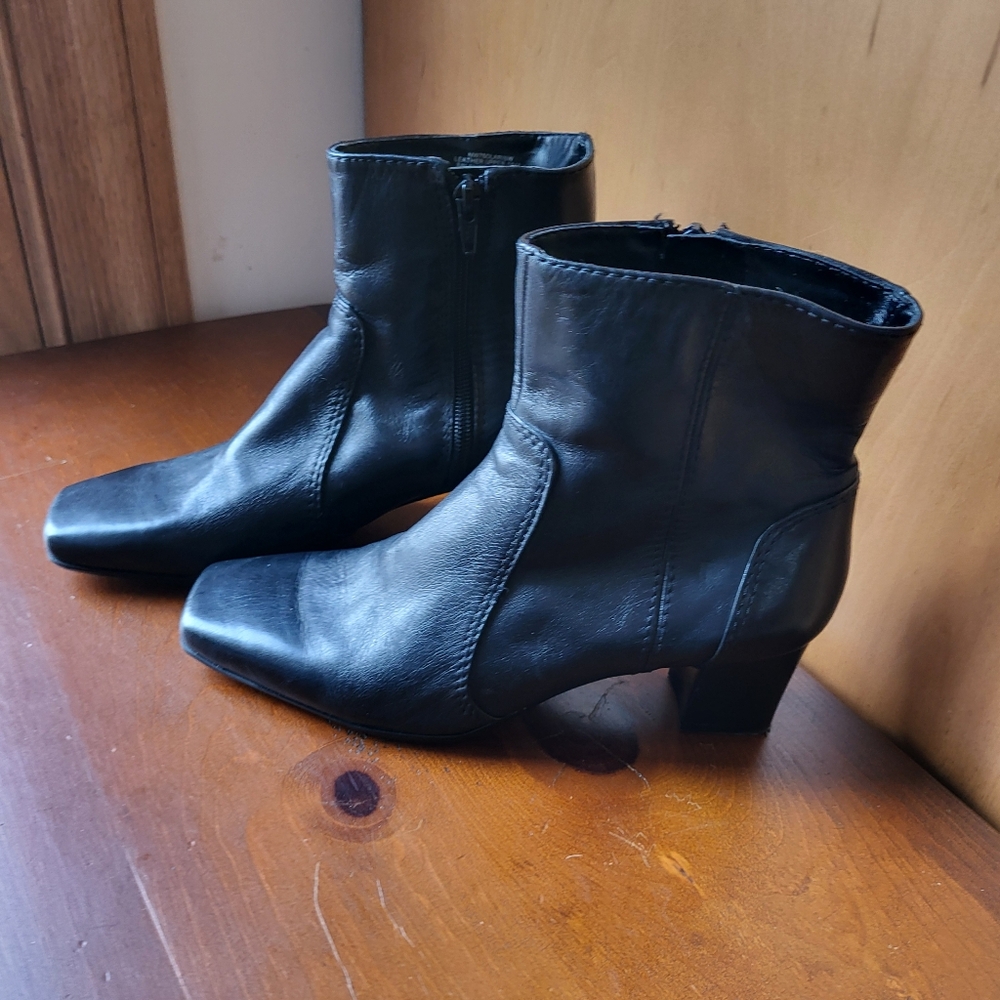 NEW Leather Boots by Nine West -7W